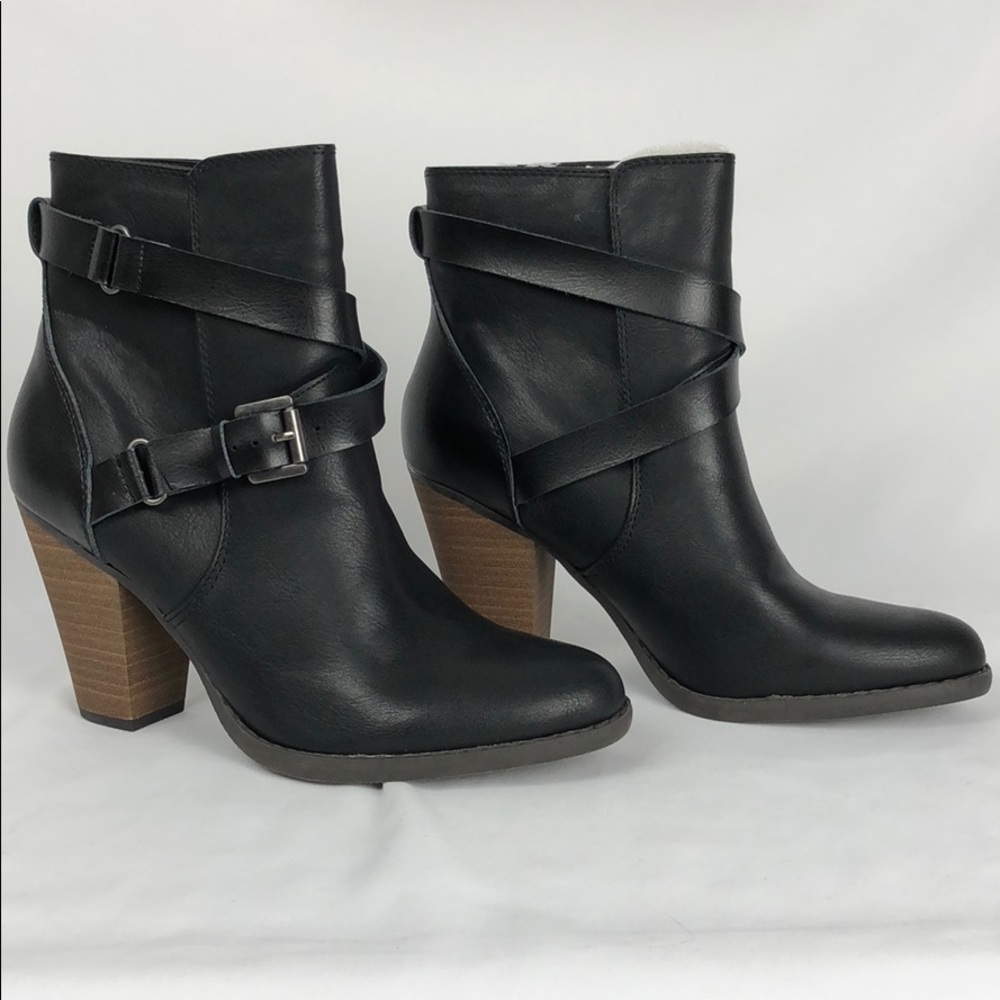*NEVER WORN* American Eagle Booties